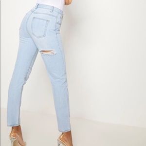 NEW PrettyLittleThing Light Wash Bum Rip Jeans